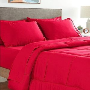 Full size Red comforter and shams